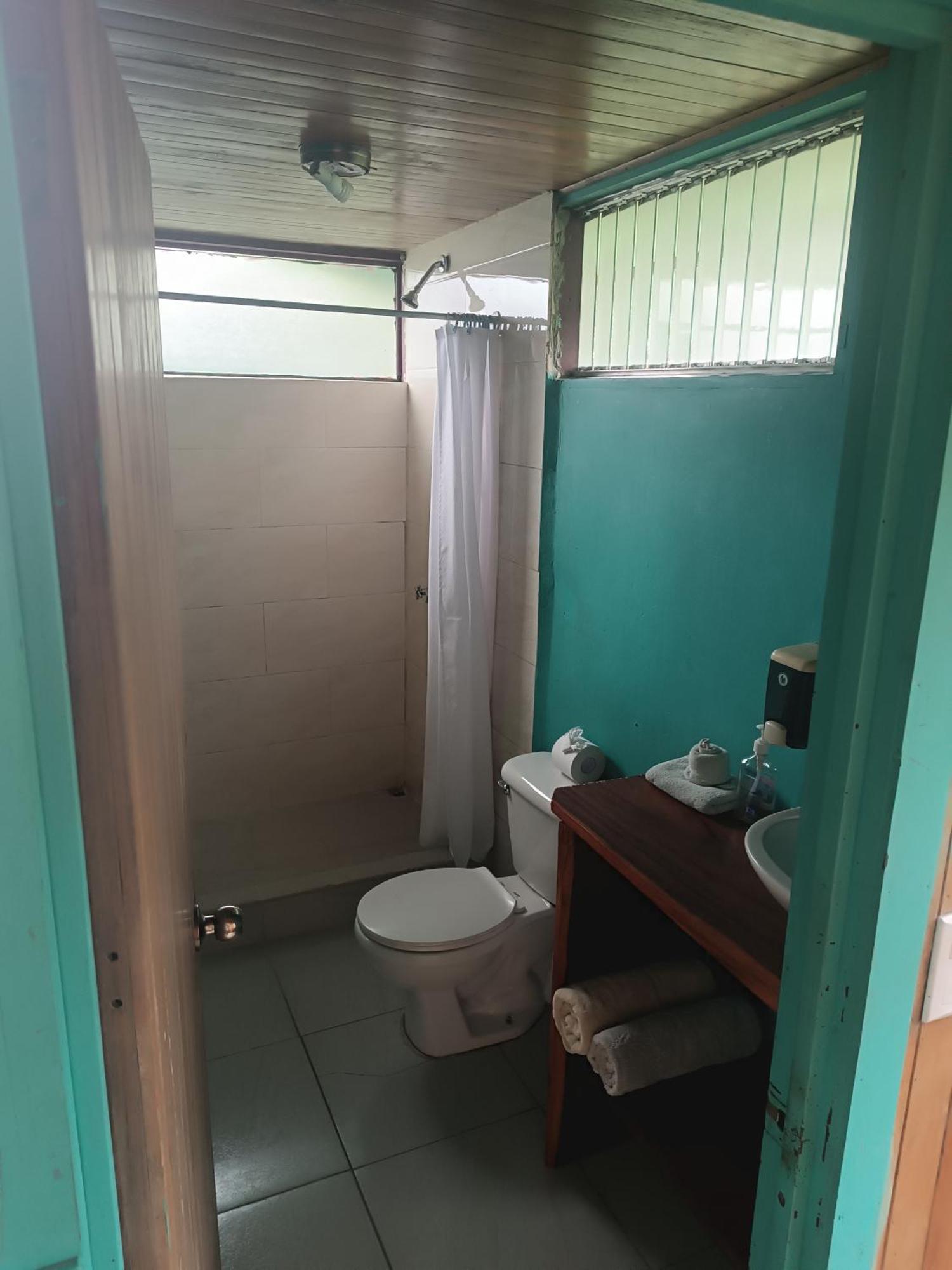 Hostel Monteverde Backpackers ภายนอก รูปภาพ