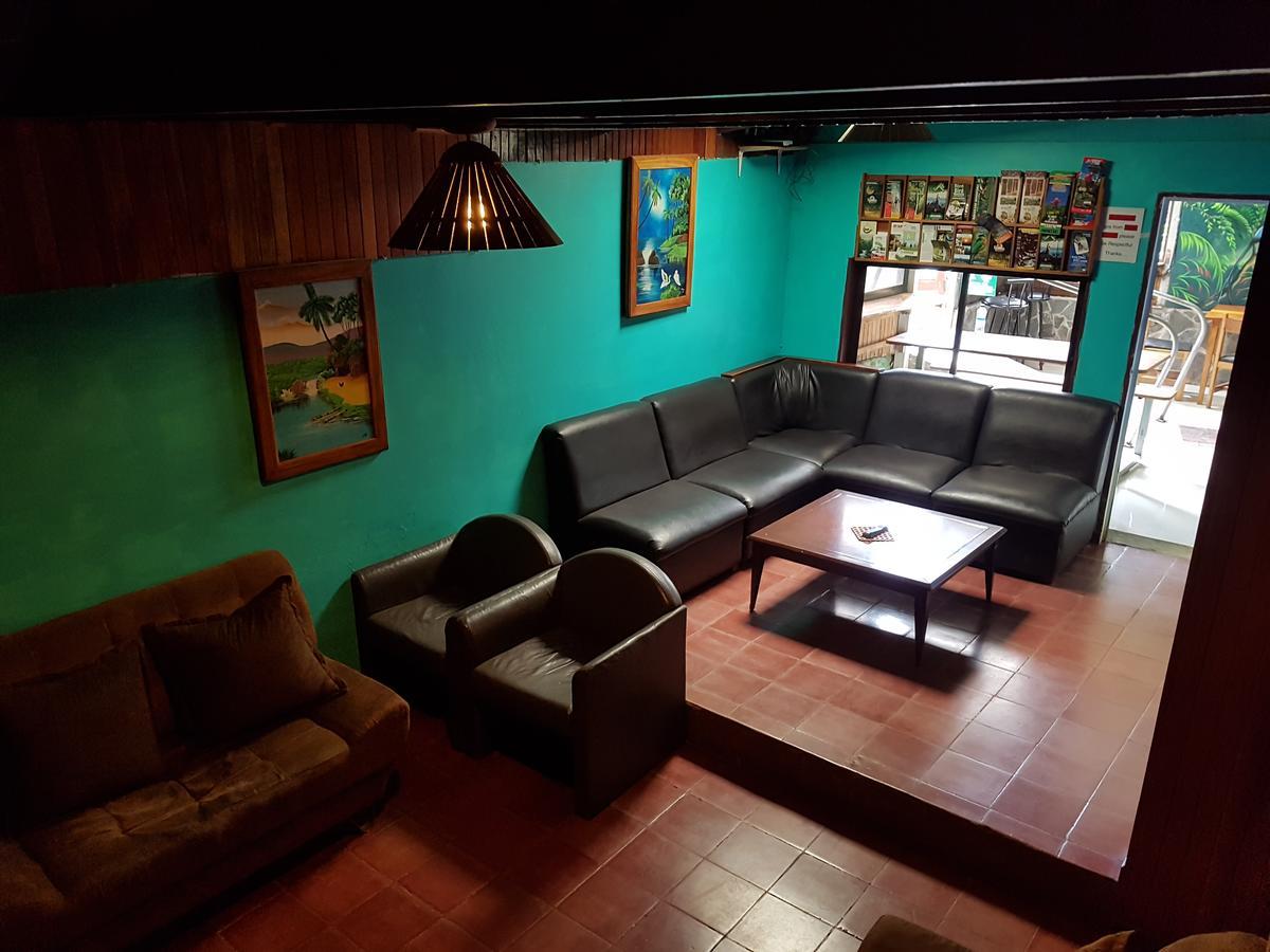 Hostel Monteverde Backpackers ภายนอก รูปภาพ